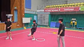 갤러리 이미지나주스포츠클럽 세팍타크로  중등부 수업