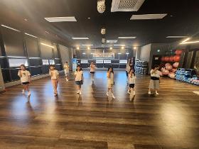 갤러리 이미지 함성스포츠클럽_K-POP 댄스 수업 사진 