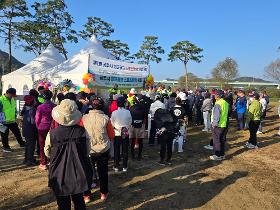 갤러리 이미지제1회 공주시 파크골프스포츠클럽 친선단합대회가 성대히 개최되었습니다